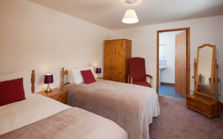 The second bedroom in Buzzard Watch has been mad as a twin bedded room with ensuite bathroom